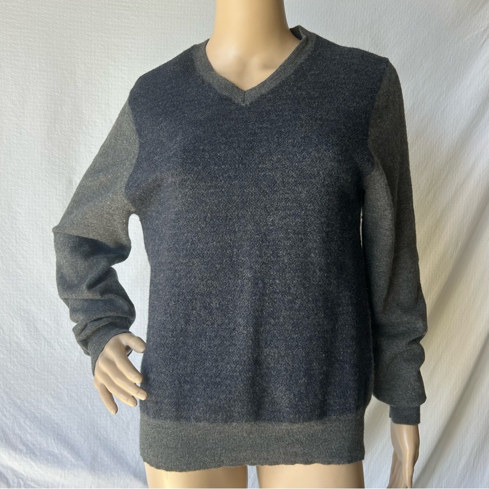 Davis & Squire Merino Wool Two-Tone Gray V-Neck Sweater
